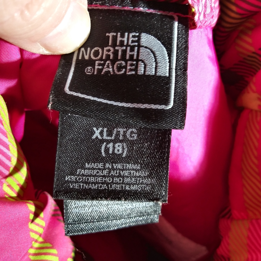 North face (F-C) - Picture 3 of 3